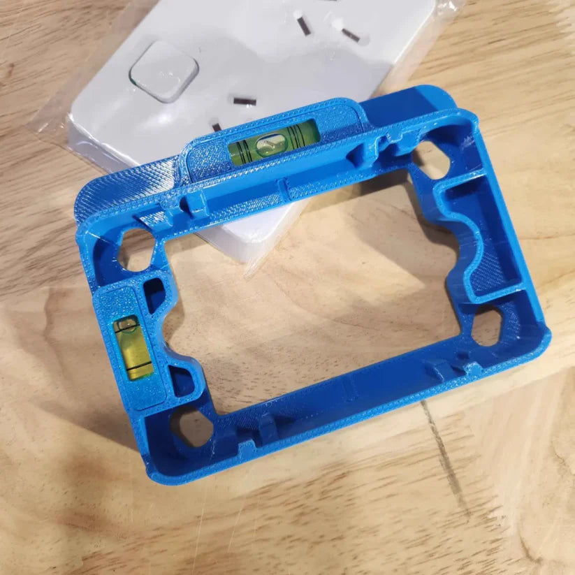 LEVLEC 2 in 1 Electricians level - Suits Iconic