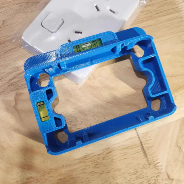 LEVLEC 2 in 1 Electricians level - Suits Iconic