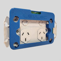 LEVLEC 2 in 1 Electricians level - Suits Iconic